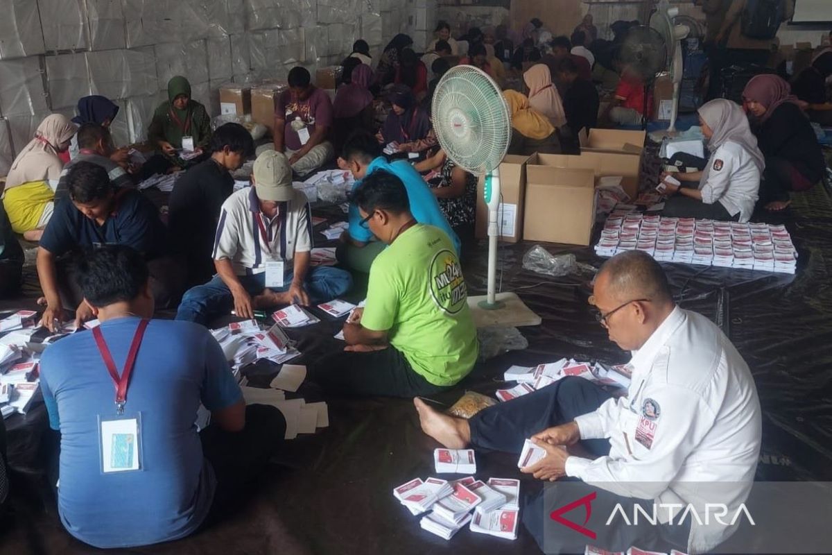 12 difabel dilibatkan  dalam sortir surat suara Pilkada 2024 di Kudus