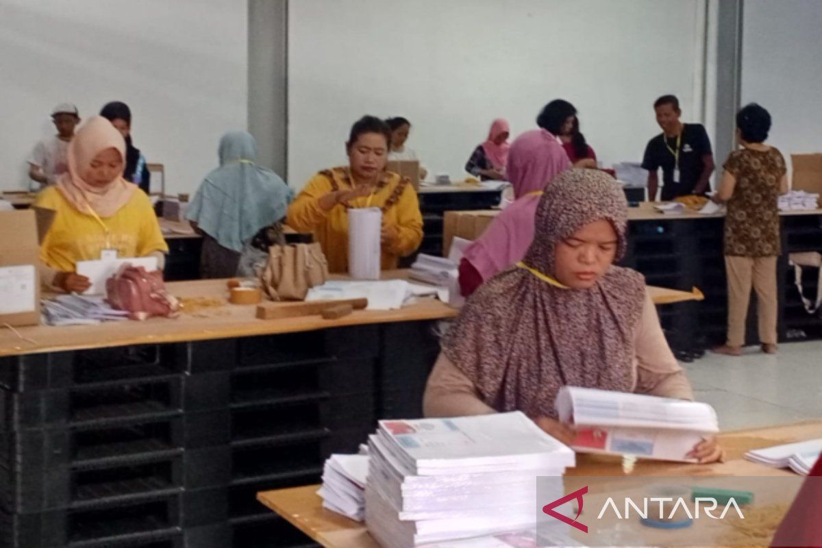 KPU Pamekasan-Jatim temukan 146 surat suara rusak