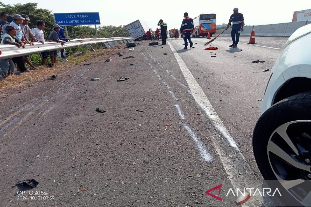 Polda Jateng lakukan  olah TKP kasus kecelakaan di Tol Pemalang