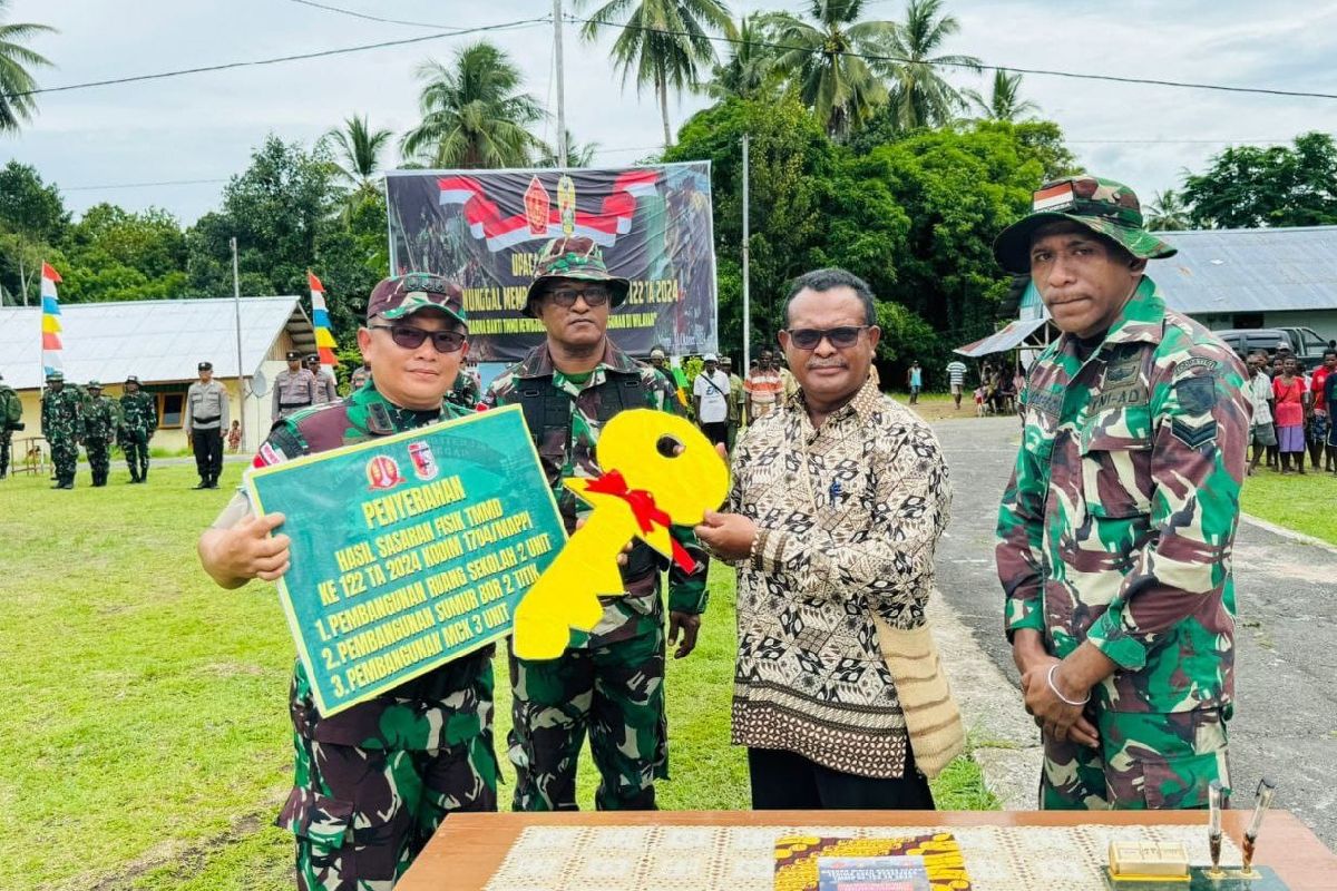 TMMD Kodim 1704/Mappi bangun dua kelas SMA 2 Keppi