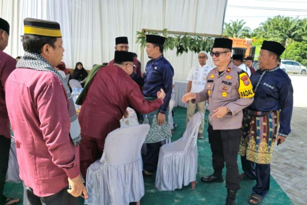 Jumat curhat, Kapolsek Pinggir terima aspirasi