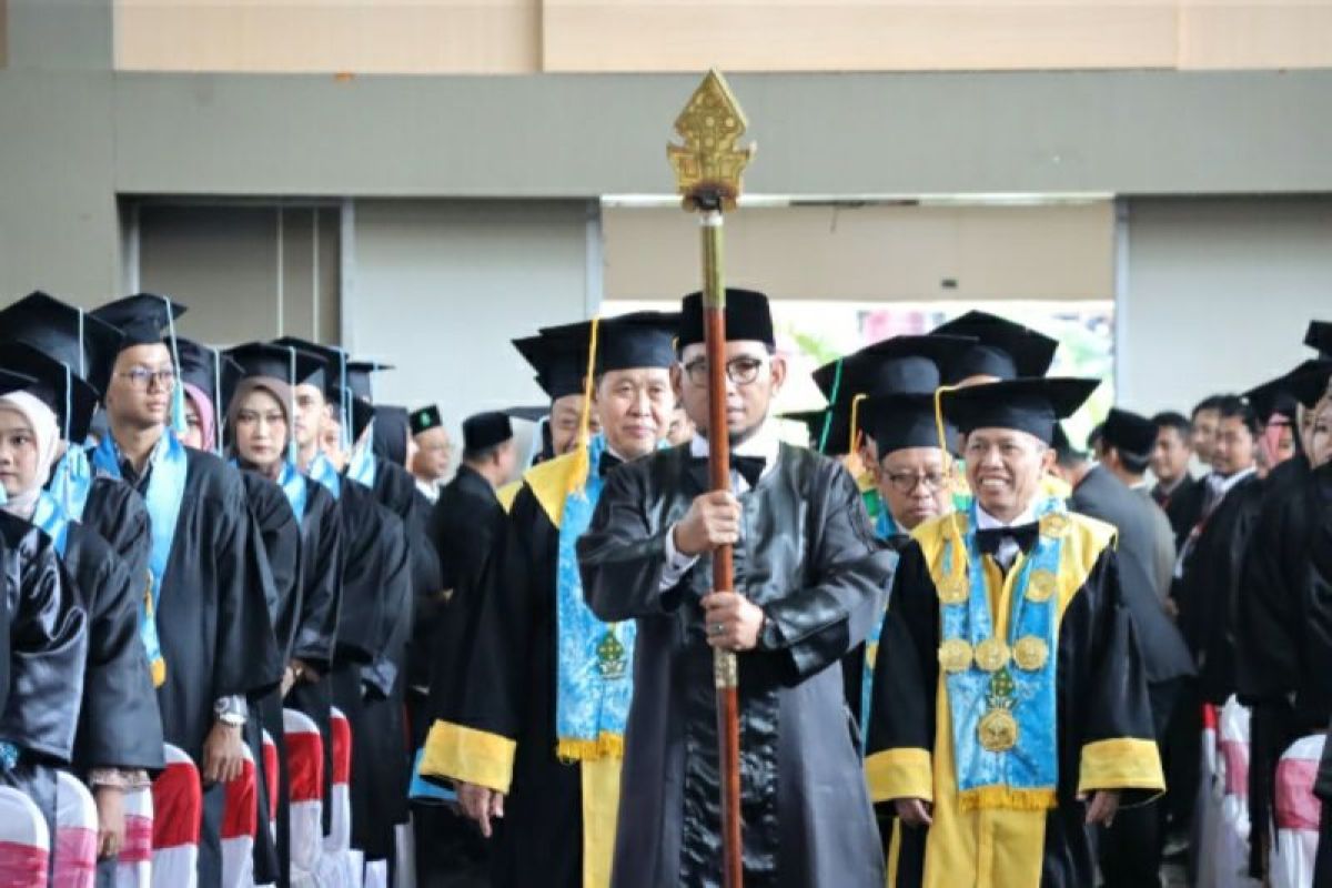 Panen "cumlaude", Rektor UIN Walisongo ajak wisudawan studi lanjut