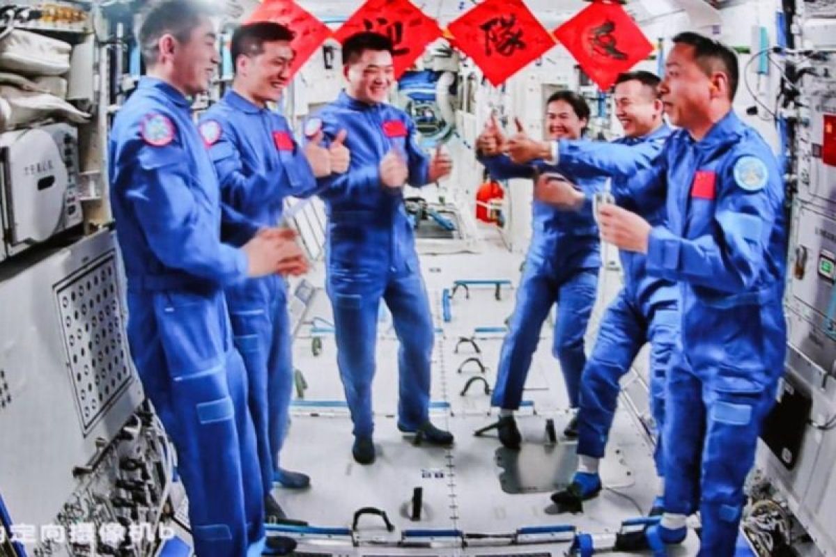 China siap sambut kru astronaut Shenzhou-18 mendarat kembali ke Bumi