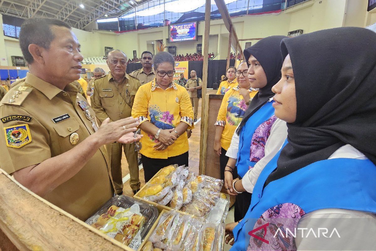 Pj Gubernur Papua minta perhotelan sajikan makanan berbahan lokal