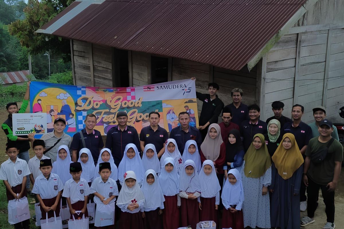 Samudera Indonesia - Dompet Dhuafa Lampung salurkan school kit untuk pelajar di pelosok Lampung