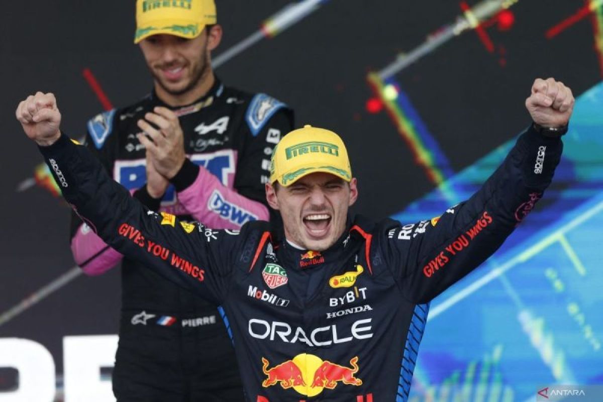 Emosi pembalap Max Verstappen seperti "roller coaster" setelah menang di Sao Paulo