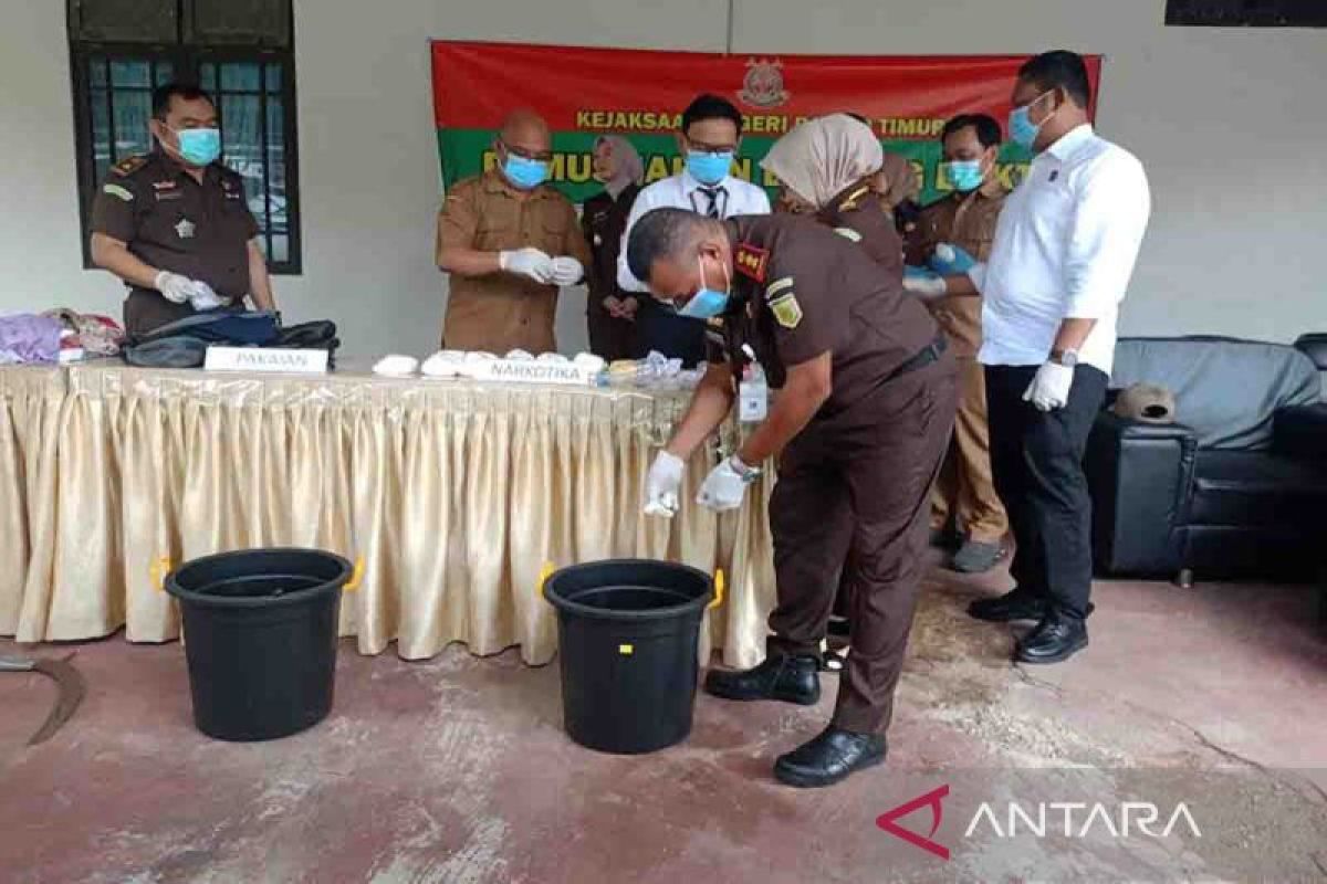 Kejari Bartim musnahkan 64 paket sabu dan 16 ribu tablet obat daftar G