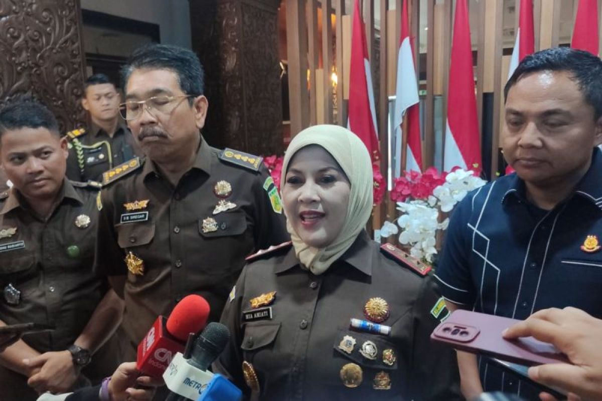 Kejagungperiksa ayah Ronald Tannur di Kejati Jatim