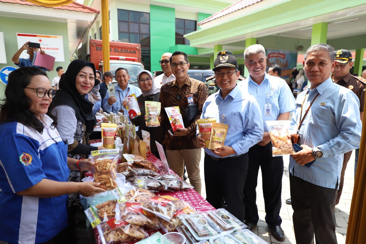 Pemkab Sleman selenggarakan pasar murah sembako