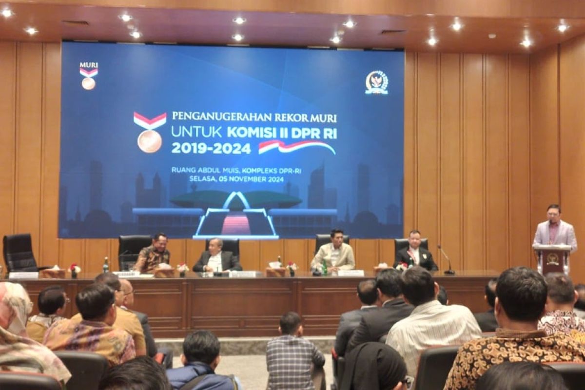 DPR pecahkan rekor MURI hasilkan undang-undang terbanyak