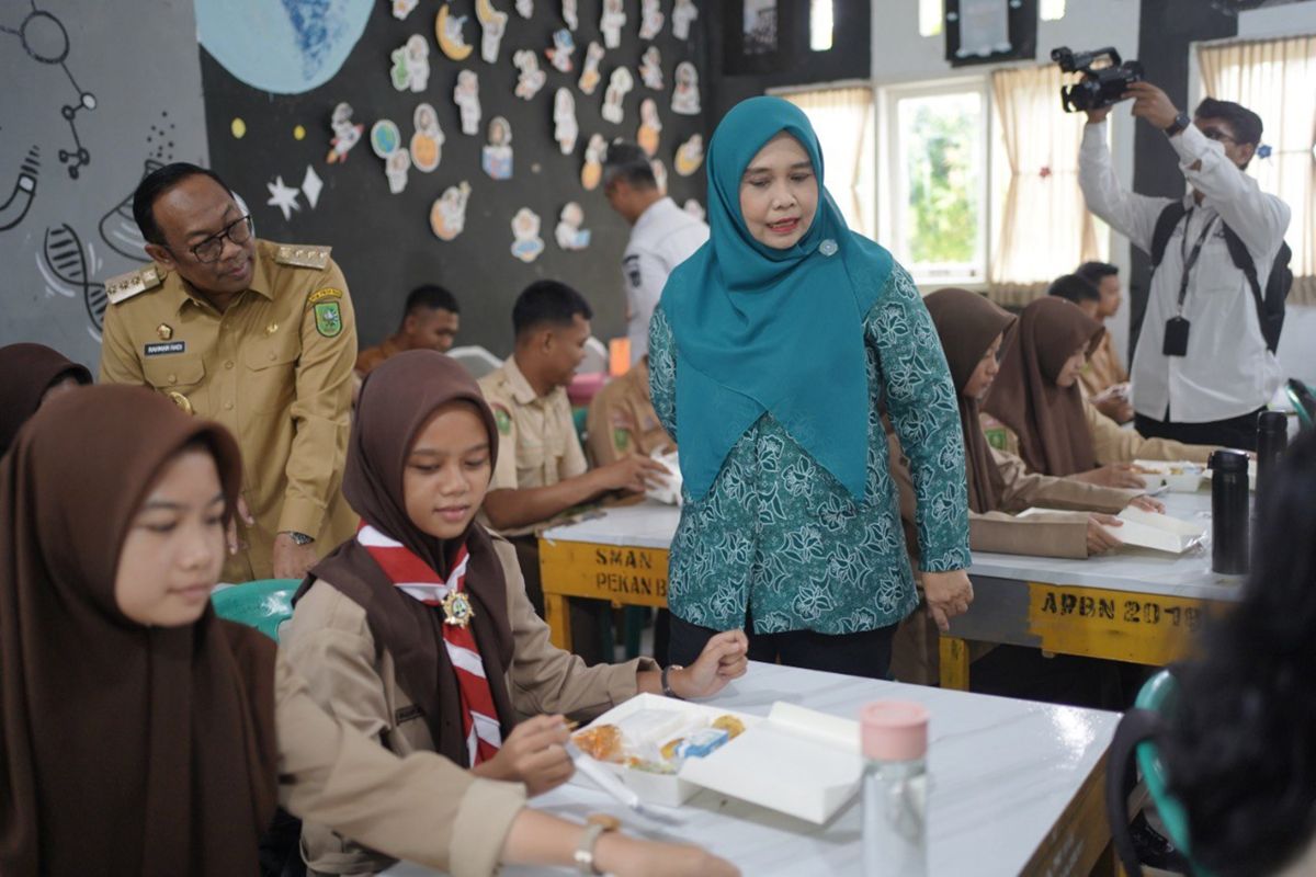 Riau simulasi pembagian makanan bergizi gratis ke siswa