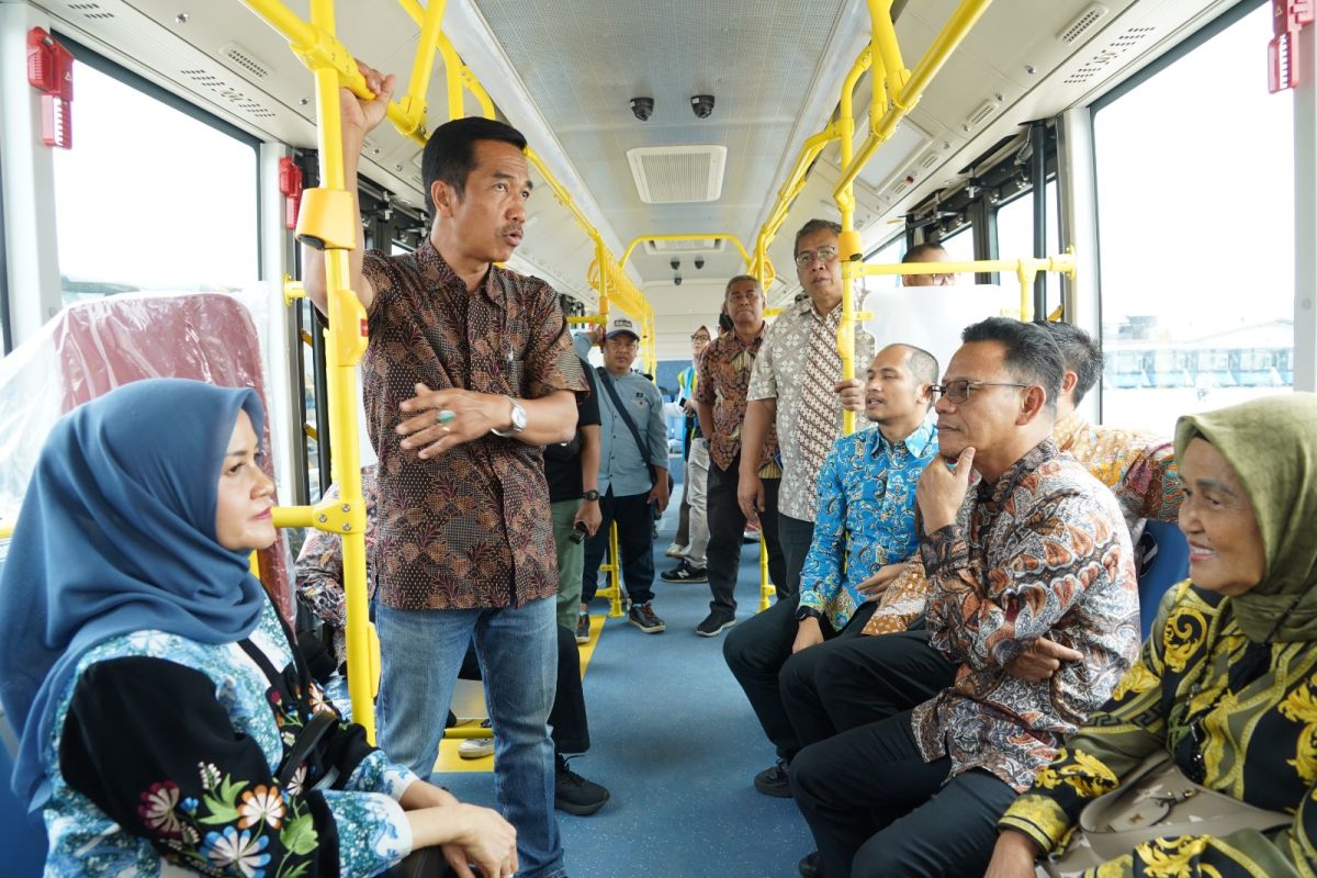 Kolaborasi transportasi hijau, PLN layani 7,5 MVA untuk "Charging Station"Bus Listrik PT Bianglala