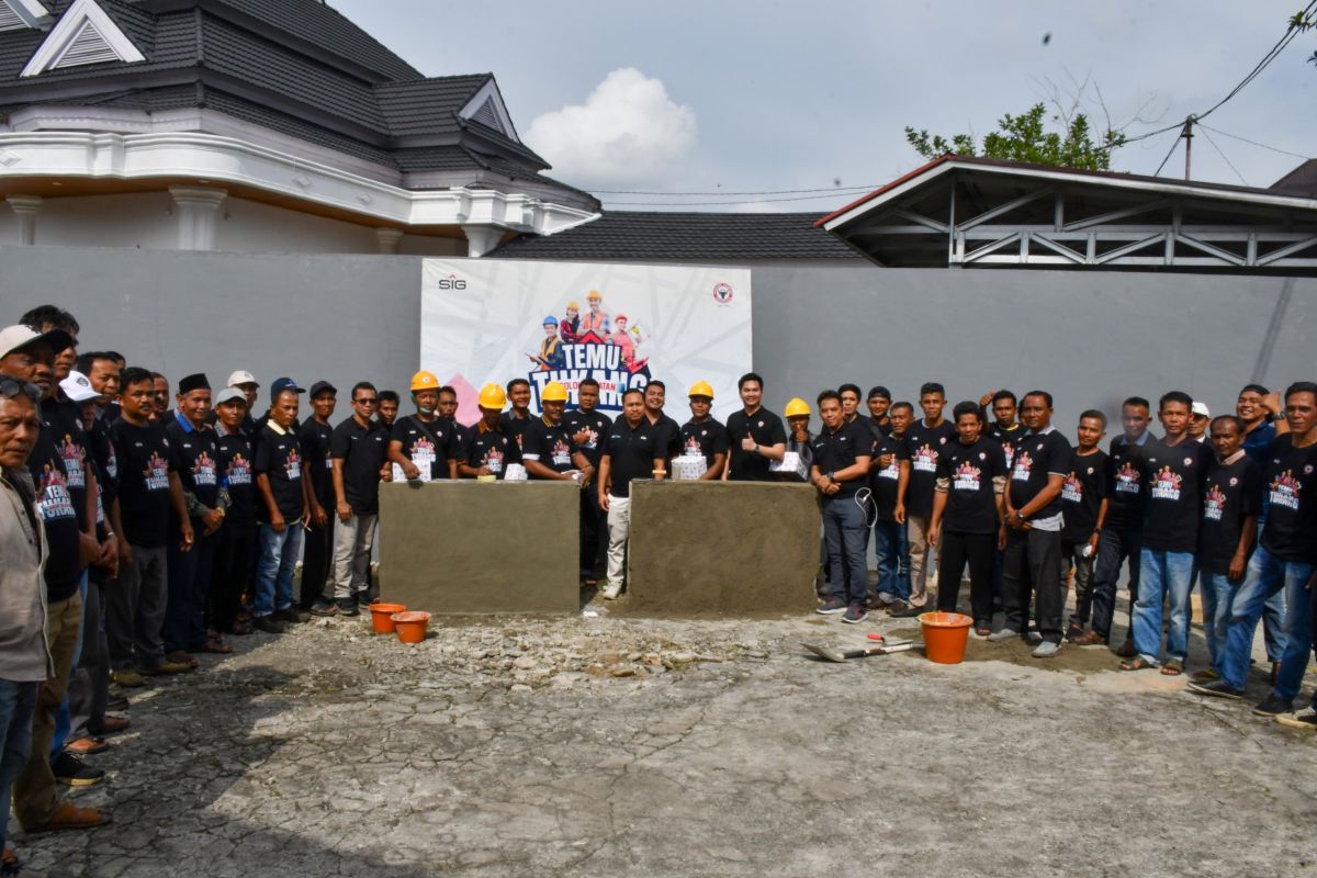 PT Semen Padang gelar temu tukang bangunan di Solok Selatan