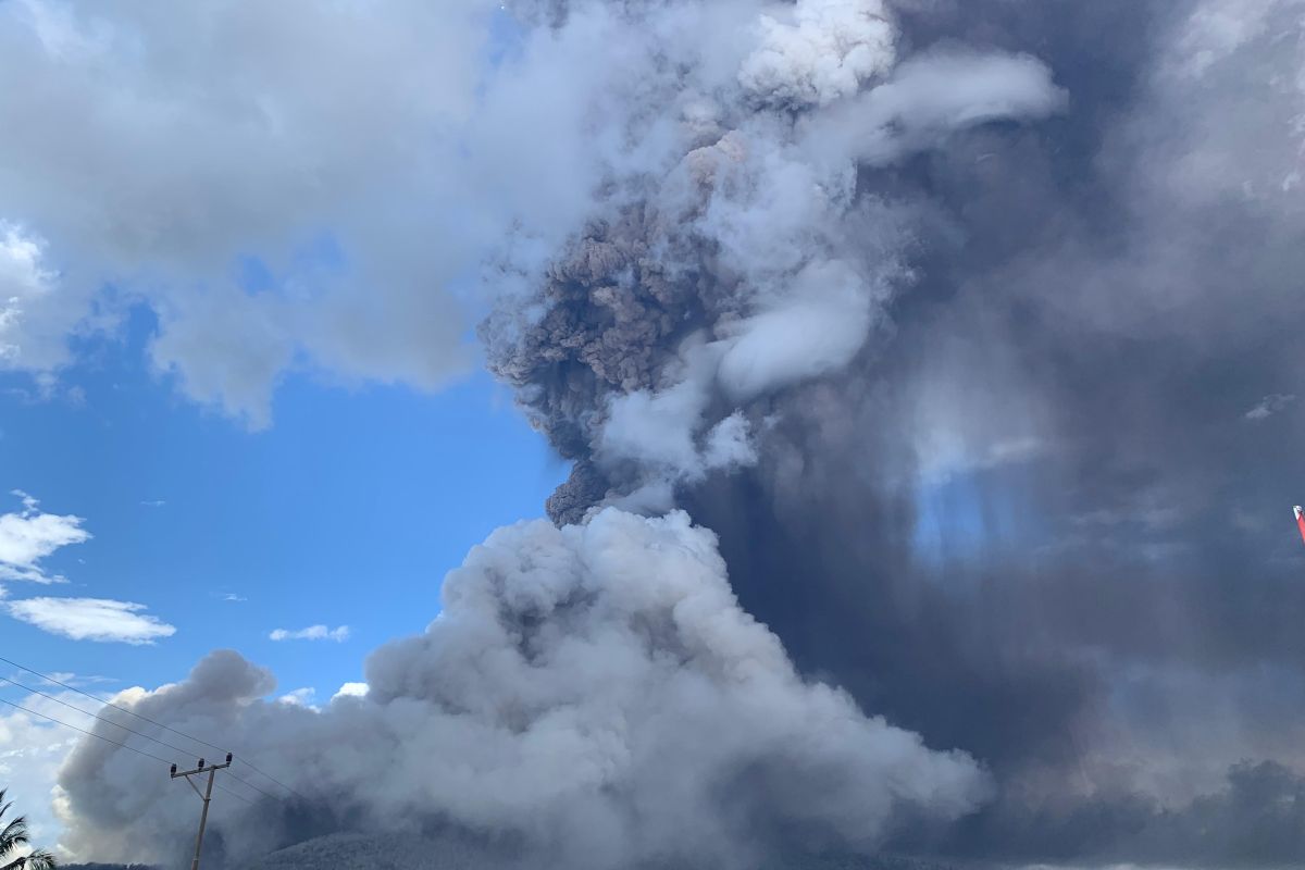 Gunung Lewotobi kembali erupsi setinggi 5.000 meter