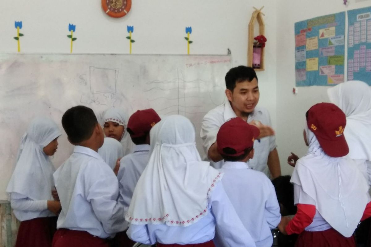 Kadisdik Bulukumba tanggapi siswa SDN belajar di teras rumah warga