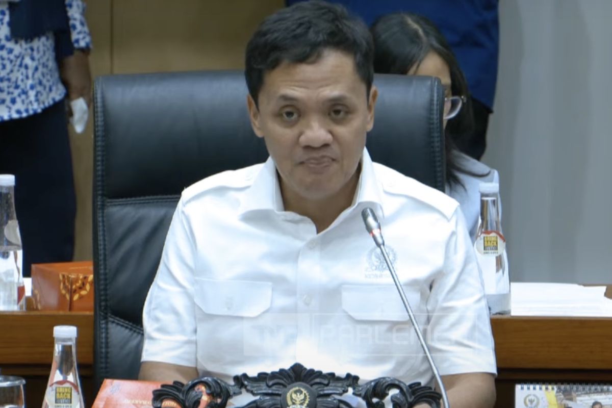 Ketua Komisi III DPR serahkan rancangan KUHAP ke Baleg untuk Prolegnas 2025