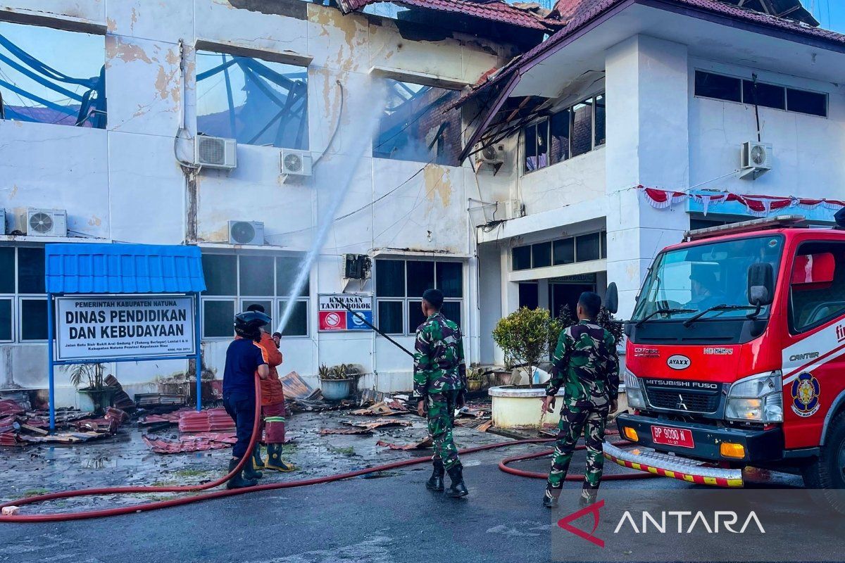 Pemkab Natuna Kepri pastikan Disdikbud tetap buka layanan pascakebakaran