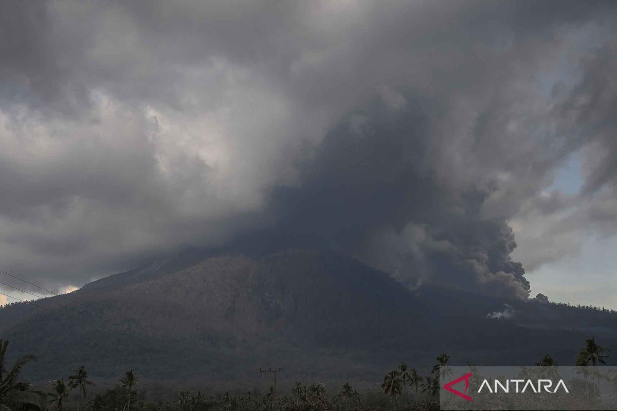 Zona bahaya erupsi Gunung Lewotobk akan diperluas