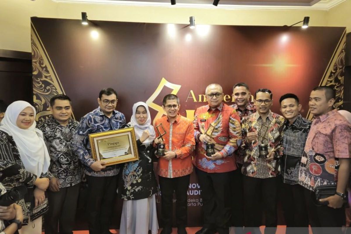 Hanya Diraih 2 Kota di Indonesia, Pemko Padang Raih KPI Award 2024