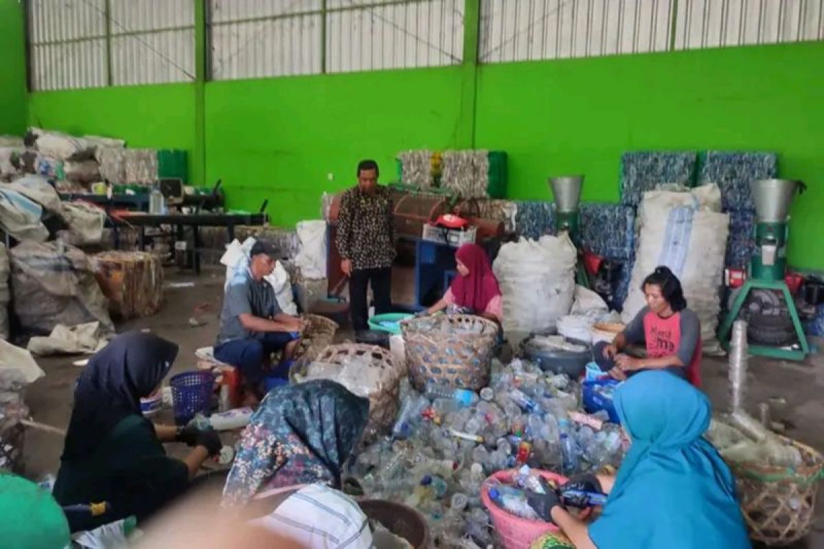 Kurangi sampah, Pusat daur ulang di Lombok Tengah dimaksimalkan