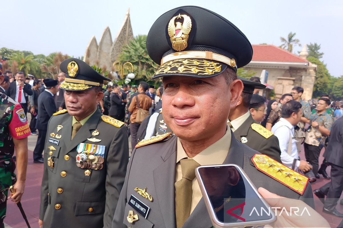 TNI buka dapur umum korban erupsi Gunung Lewotobi-NTT