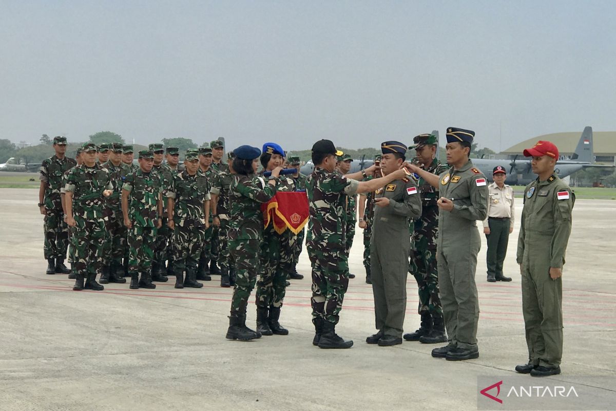24 prajurit TNI tuntaskan misi bantu korban Badai Kristine di Filipina