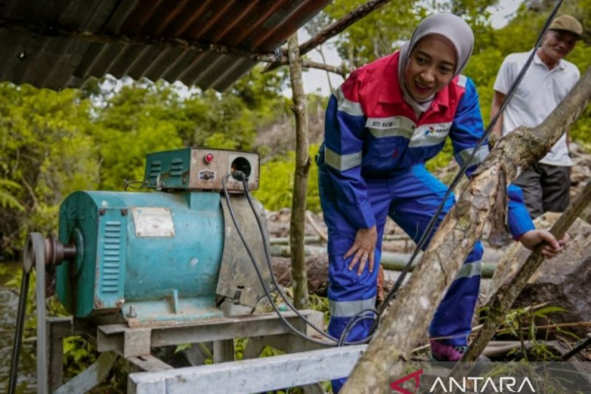 Menerangi harapan di kaki Bukit Barisan, Pertamina hadirkan EBT manfaatkan potensi lokal