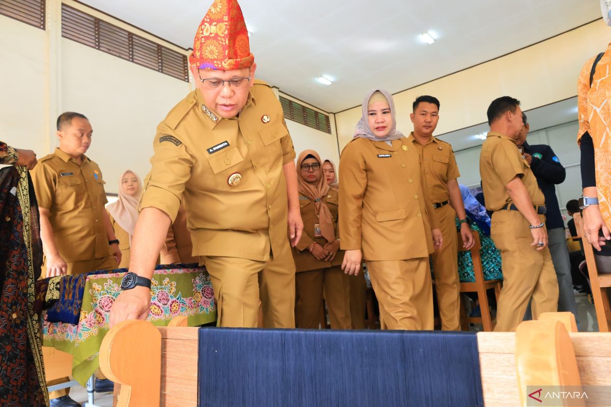 Pemkot  Palembang beri pelatihan tenun songket bagi anak putus sekolah