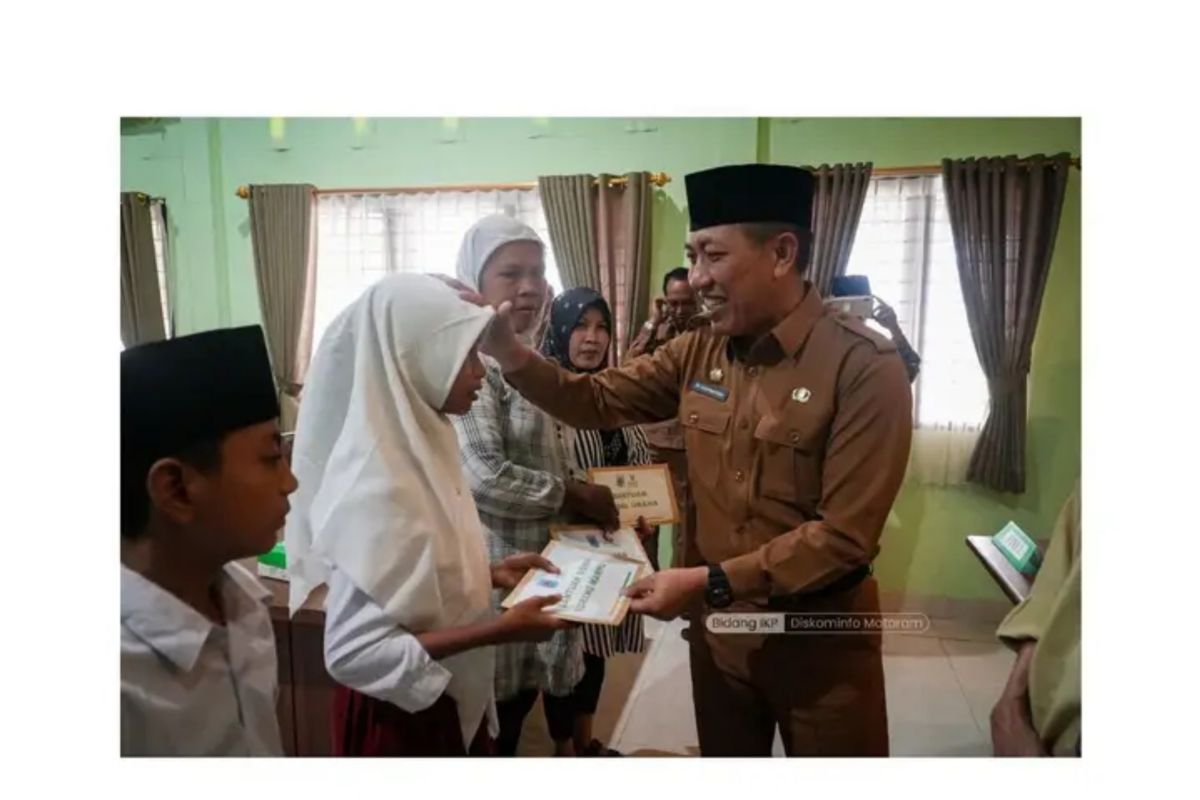 Baznas Mataram salurkan bantuan bagi kelompok usaha kecil