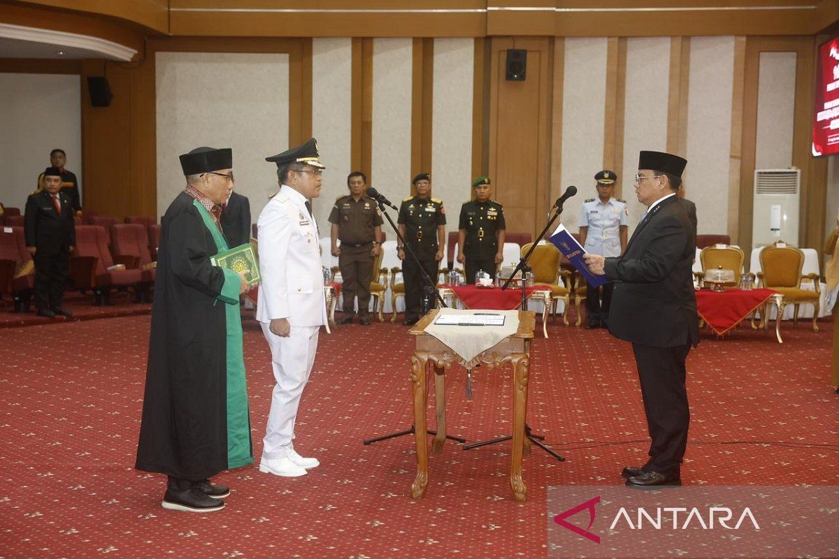 Pj Gubernur Sultra lantik Ridwan Badala jadi Pj.Bupati Butsel