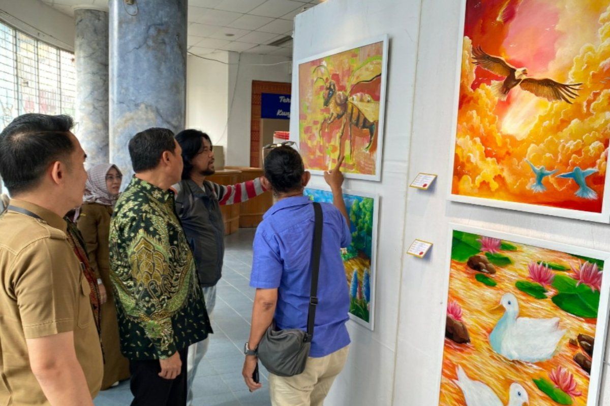 DPRD Sumsel apresiasi pelajar antusias berpameran lukisan di Palembang