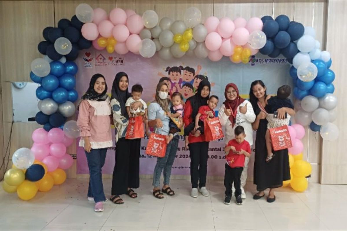 "Hospital Visit and Charity", Biskuit Kokola edukasi makanan sehat