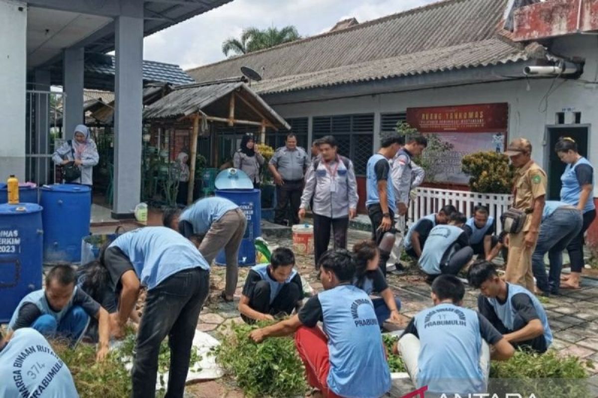 Kemenkumham Sumsel manfaatkan lahan kosong lapas perkuat ketahanan pangan