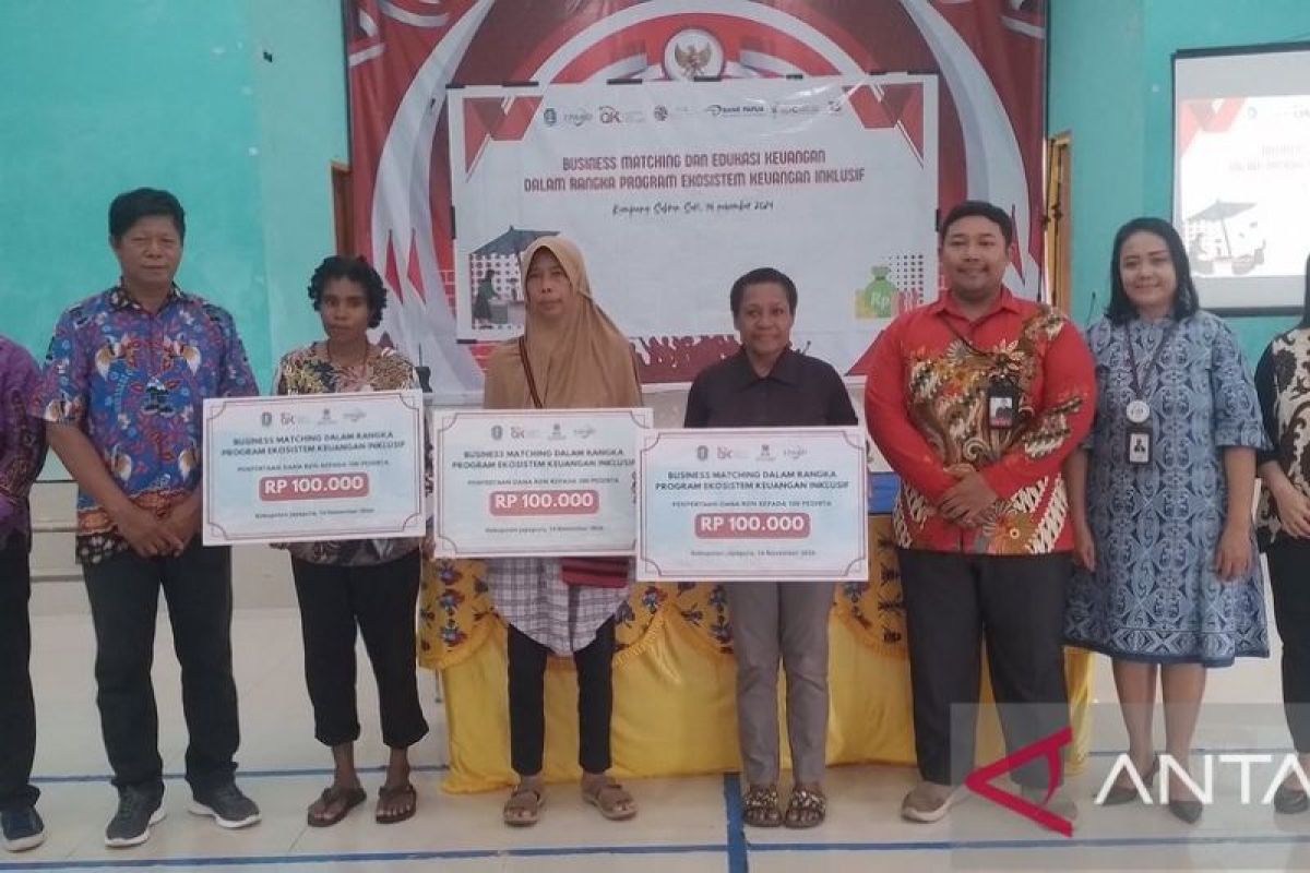 OJK Papua dorong peningkatan keuangan di masyarakat Sabron Sari