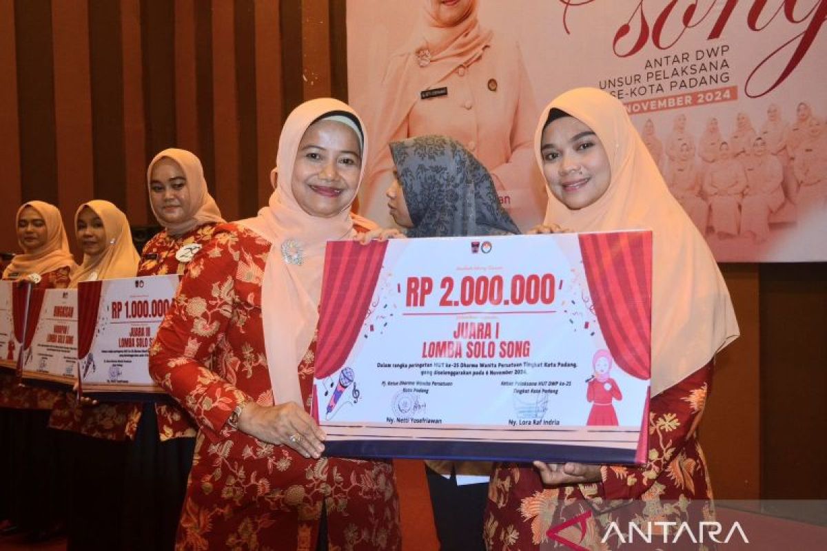 Lomba Solo Song Semarakkan HUT Ke-25 DWP Kota Padang