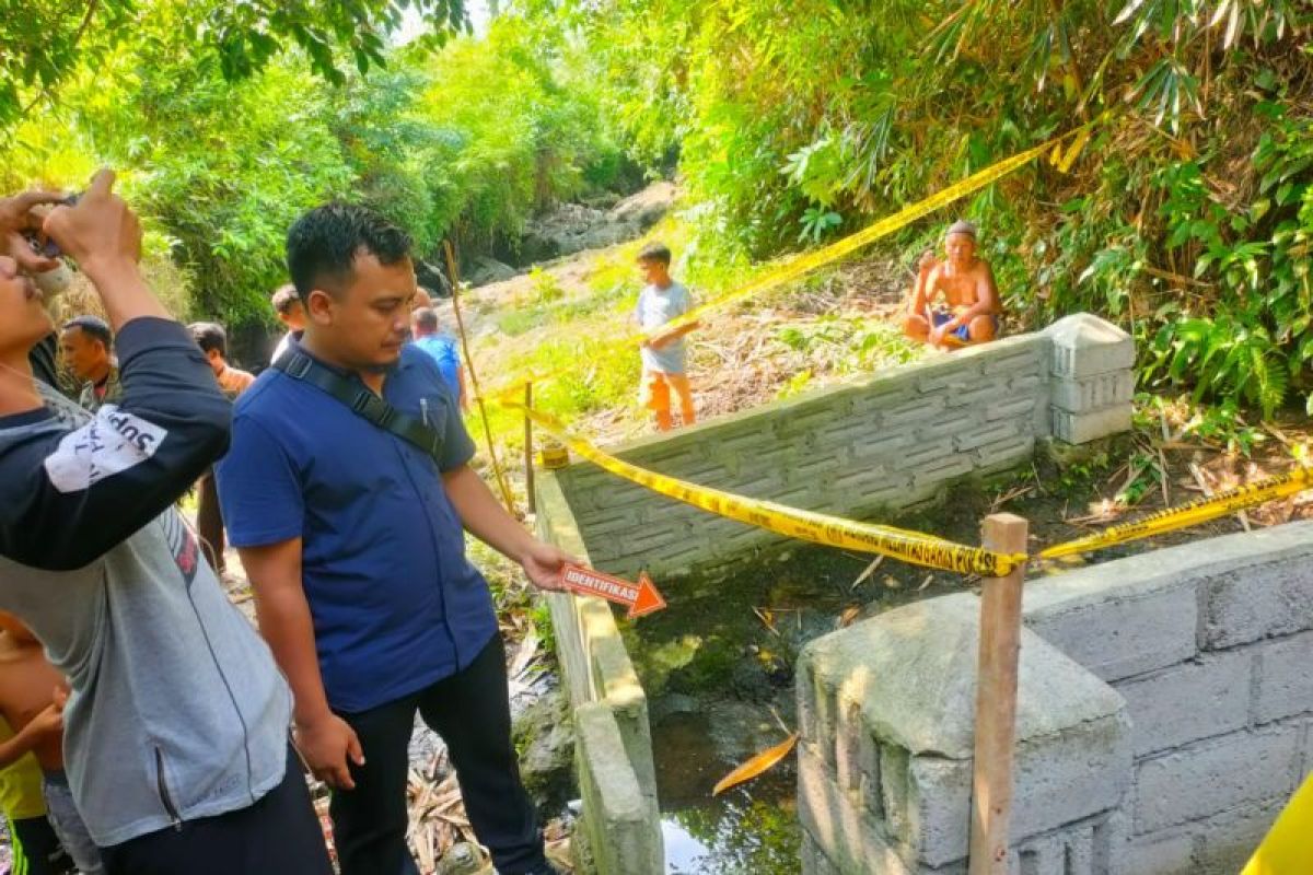 Polisi selidiki pelaku pembuangan orok bayi di Lombok Timur