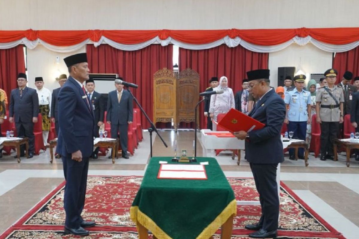 GALERI FOTO - Pj Gubri lantik Sekdaprov Riau