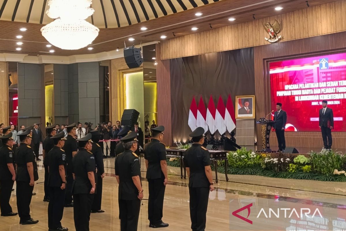 Menkum melantik 15 pejabat eselon I di lingkungan Kementerian Hukum