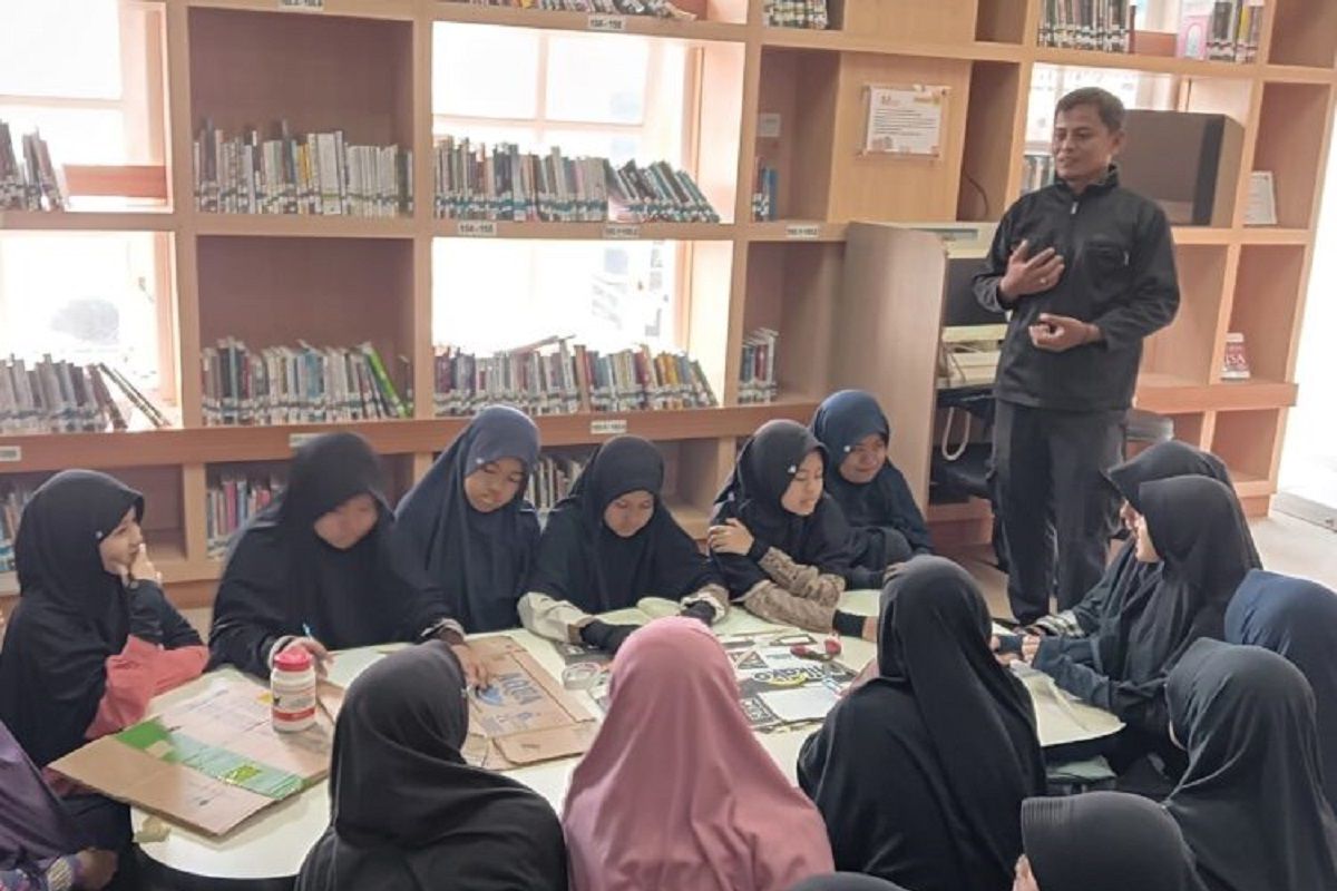 Pemkot Padang Panjang buka kelas kreatif, peserta diajarkan olah barang bekas jadi berkelas