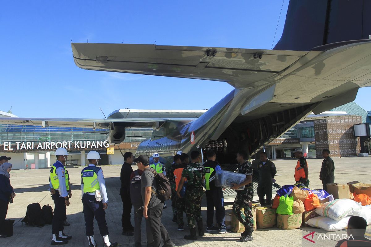 TNI AU siapkan pesawat angkut bantuan sosial untuk korban erupsi