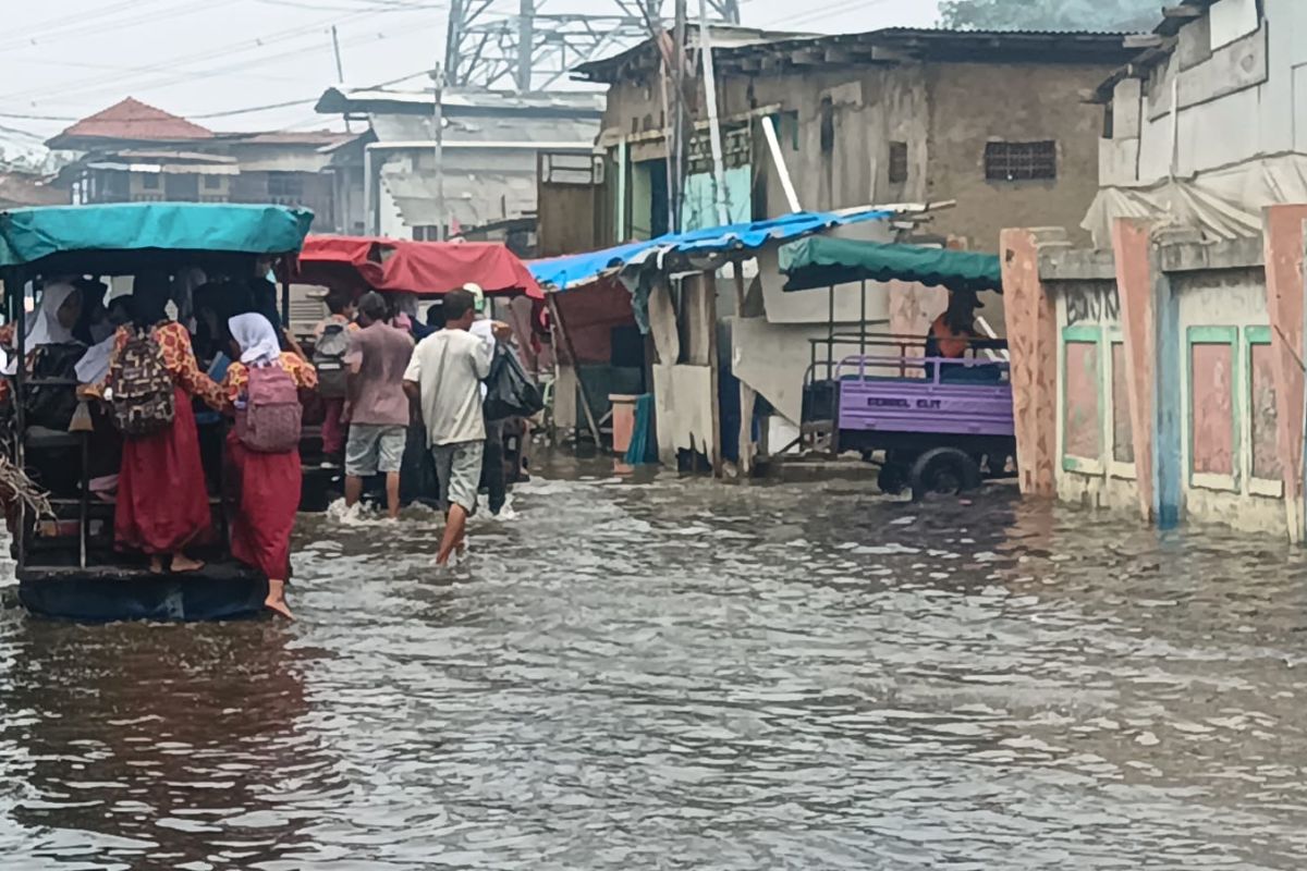 BPBD DKI sebut genangan banjir rob di Jakarta Utara berangsur turun