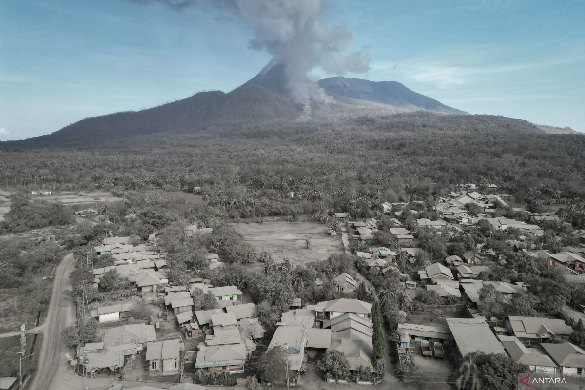 Artikel - Bangkit mandiri para pengungsi erupsi Ginung Lewotobi