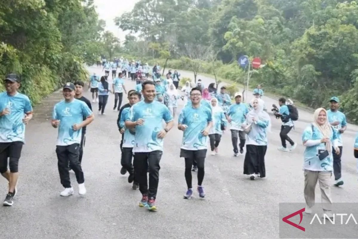 Pjs Bupati Kuansing lepas peserta family run 2024