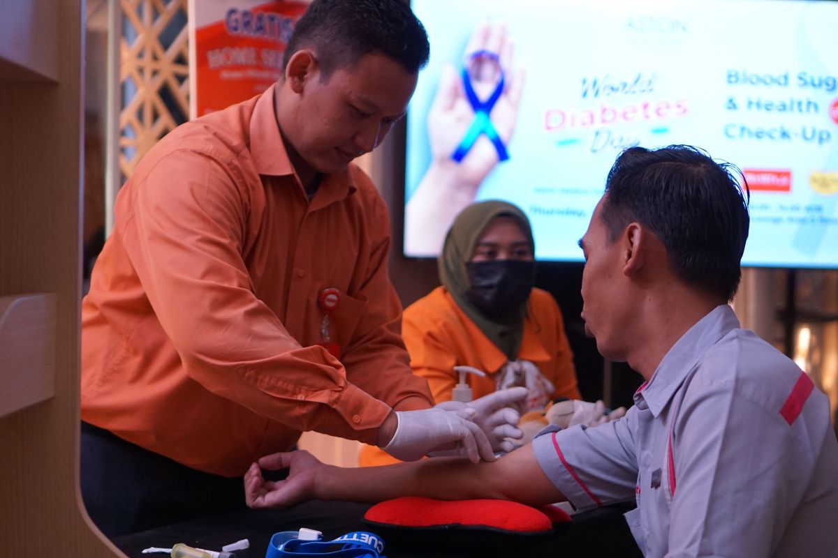 Aston Madiun peduli pencegahan penyakit diabetes di masyarakat