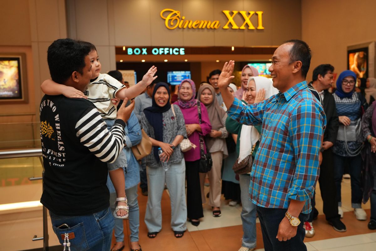 Pj Gubernur Sulsel mengajak warga nobar Film "Puang Bos"