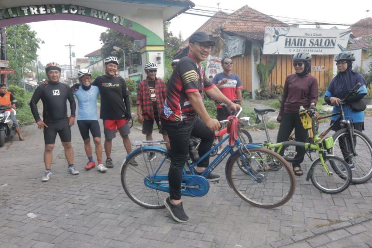 Hasto-Wawan gowes sehat telusur kota, keliling kawasan budaya Yogyakarta