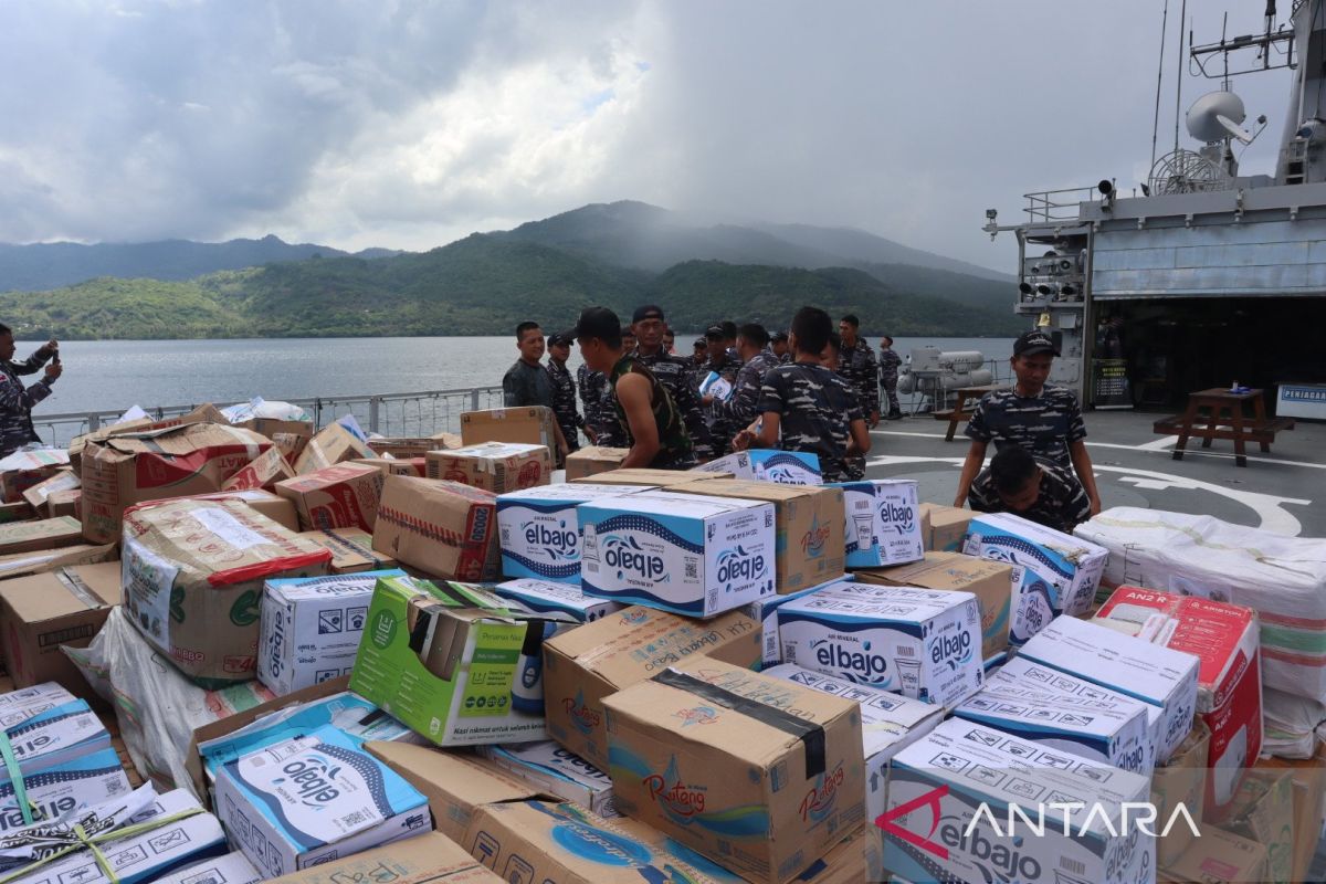 Ormawa-lintas organisasi di Labuan Bajo galang bantuan korban erupsi