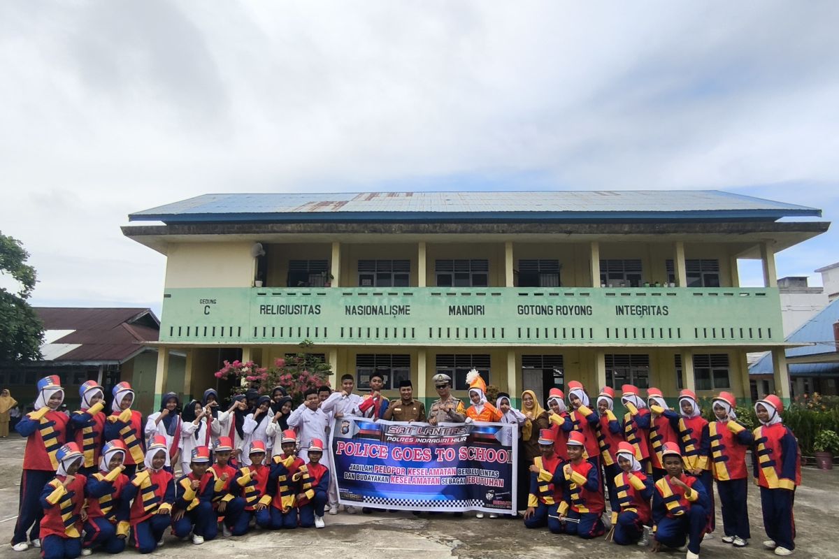 Menanamkan budaya tertib di Inhil melalui police goes to school