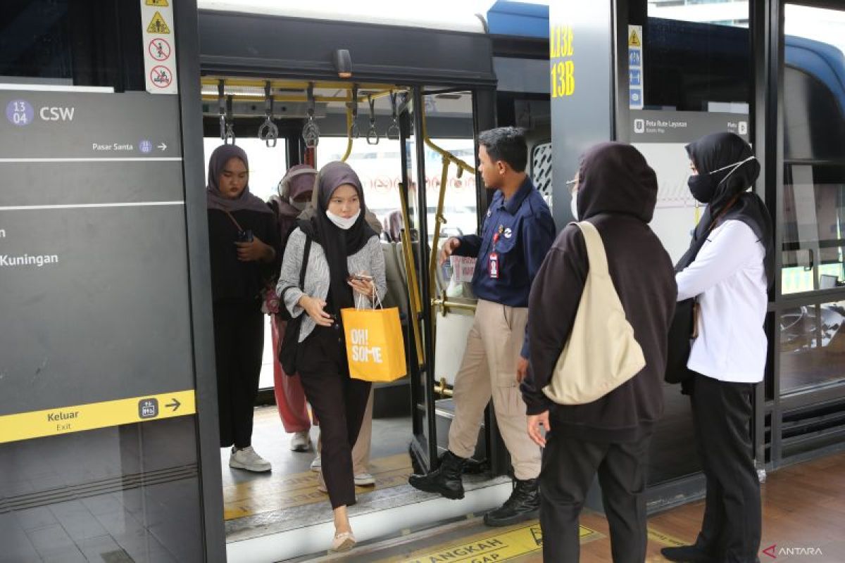 Transjakarta tersedia hingga pukul 23.00 saat laga Timnas Indonesia-Arab