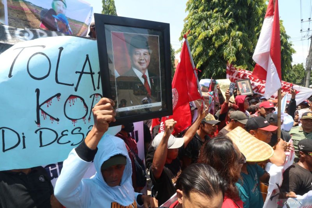 Unjuk rasa tuntut hak garap lahan Perhutani